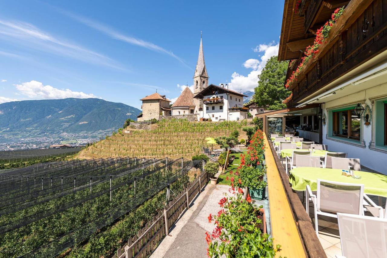 Hotel Moserhof Schenna Exteriör bild