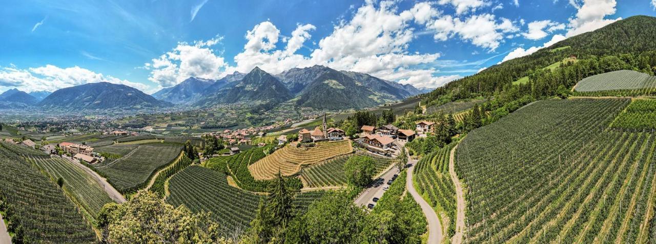 Hotel Moserhof Schenna Exteriör bild