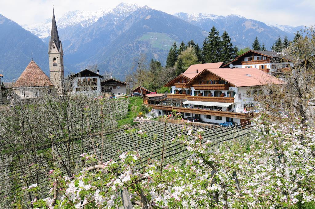 Hotel Moserhof Schenna Exteriör bild